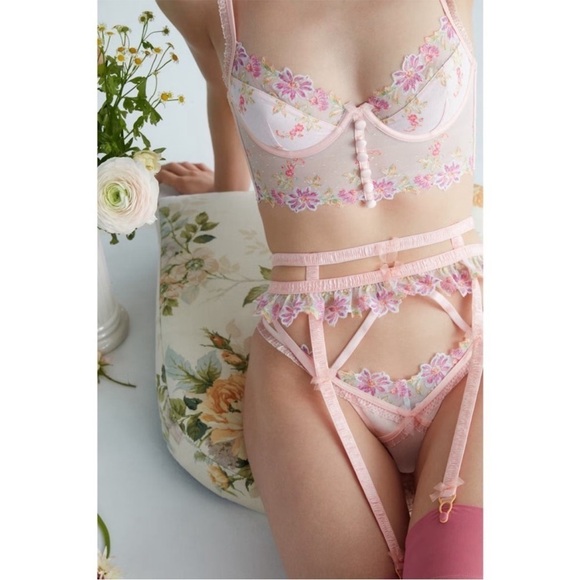 NEW FOR LOVE & LEMONS Shimmer Floral Ruffle Lace Strappy Bow Trim Garter Belt S - Picture 3 of 9